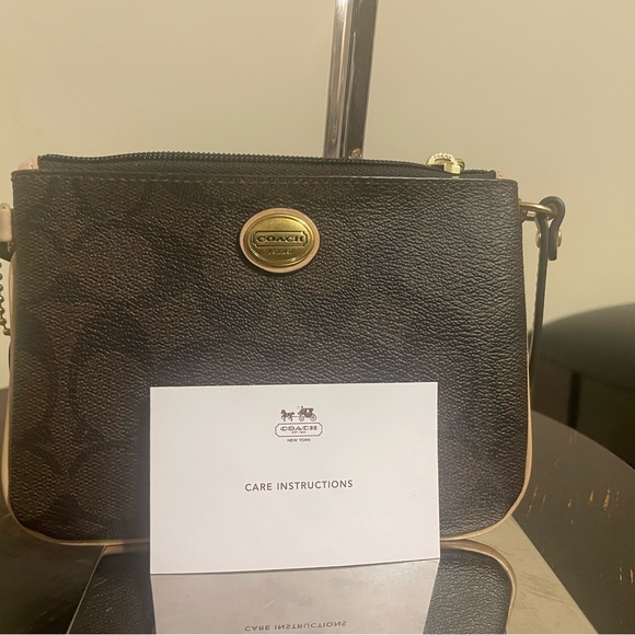 Coach Peyton Signature Wristlet - Like New - Picture 8 of 8